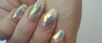 Exemple d'ongles de type glass nail